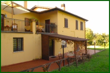 Umbria - Villa Collepera: the apartments